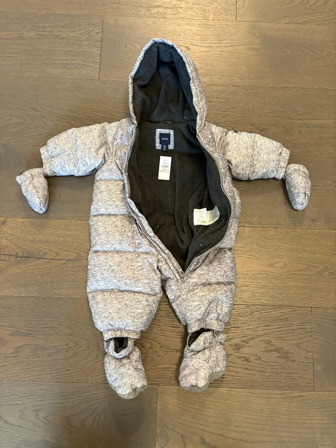 Baby gap gray down filled baby snowsuit 0-6M NWT ret $139 image indicator(7)