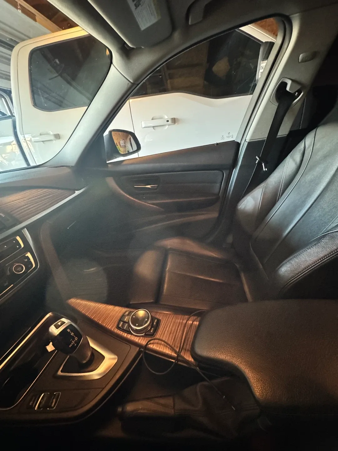 BMW 320i X drive 2015- White image indicator(3)