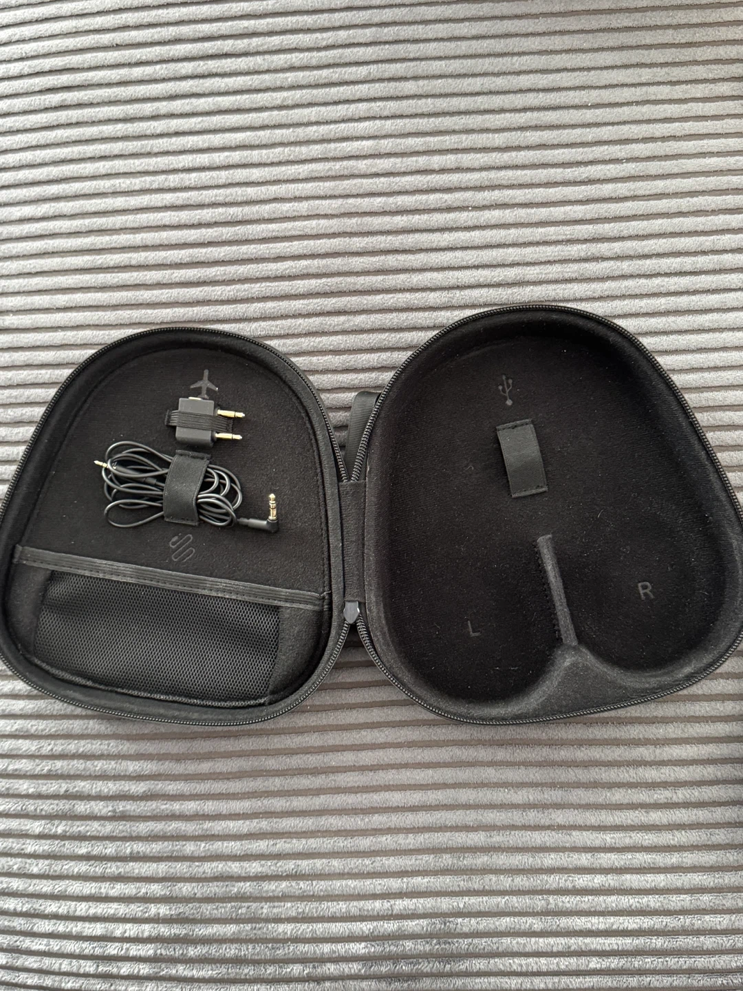 Sennheiser Momentum 4 Wireless Headphones - photo 3