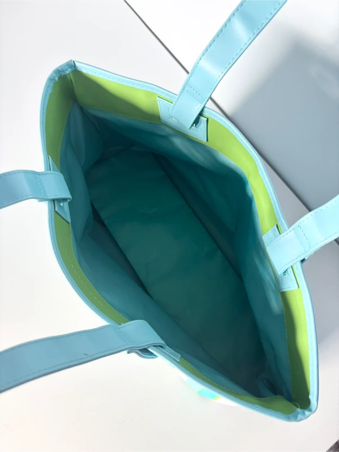 Scholastic stripped beach bag image indicator(2)