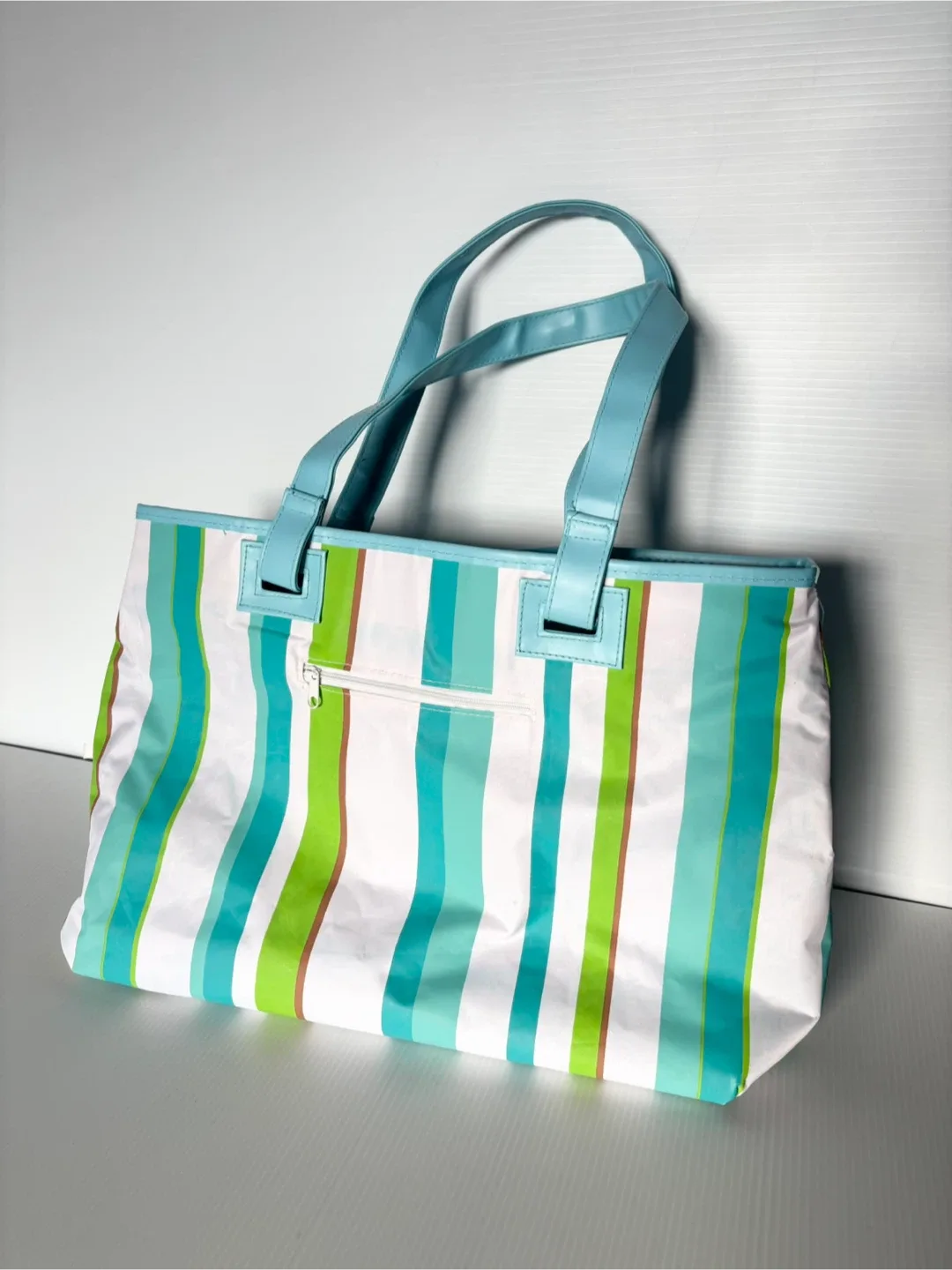 Scholastic stripped beach bag image indicator(4)