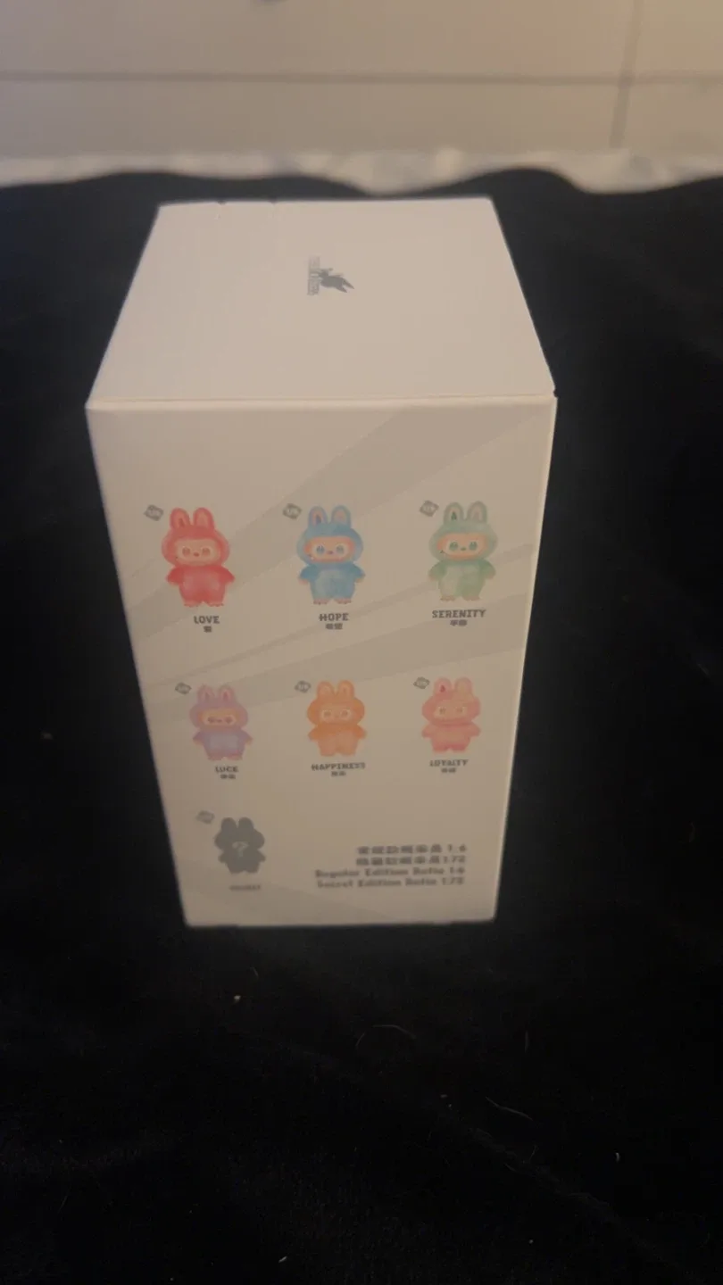 Pop Mart Big Into Energy Vinyl Plush Pendant Blind Box image indicator(3)