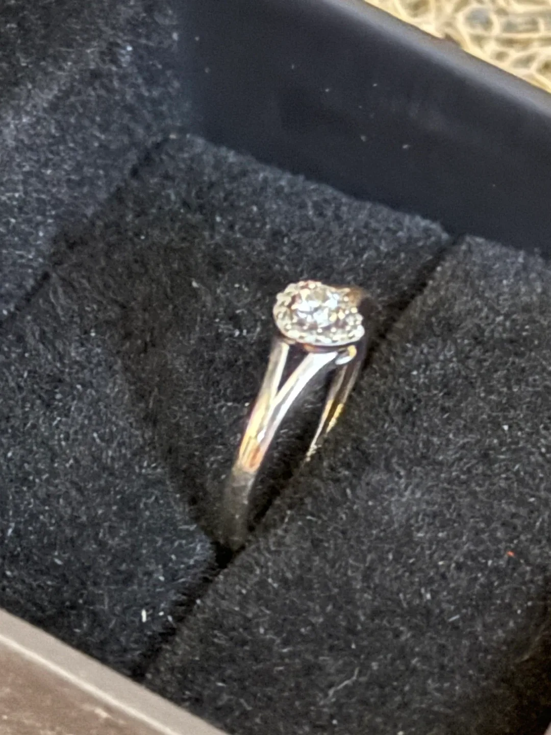 Peoples Diamond Ring image indicator(2)