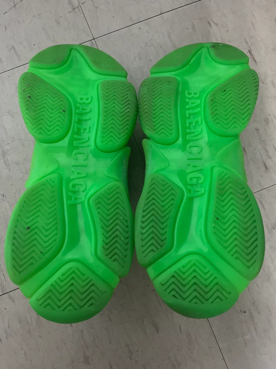 Balenciaga Triple S Neon Green Size 45 image indicator(5)