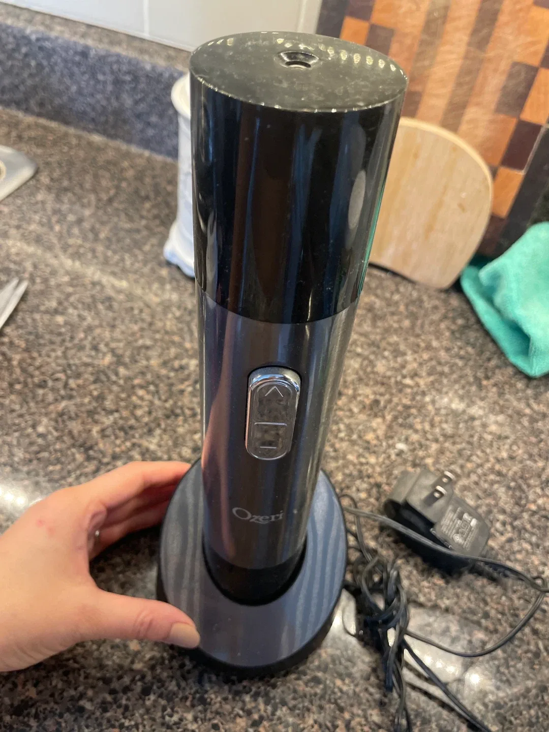 Fancy Electric Wine Opener image indicator(2)