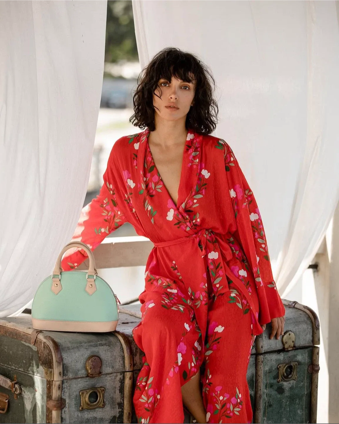 NWT✨Italian Designer Handbag in Red image indicator(9)