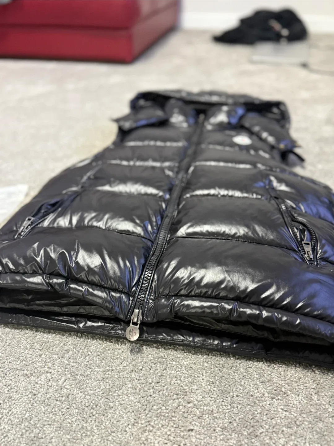 Monclizzy vest with detachable zipper hood (fits size s-m) image indicator(2)