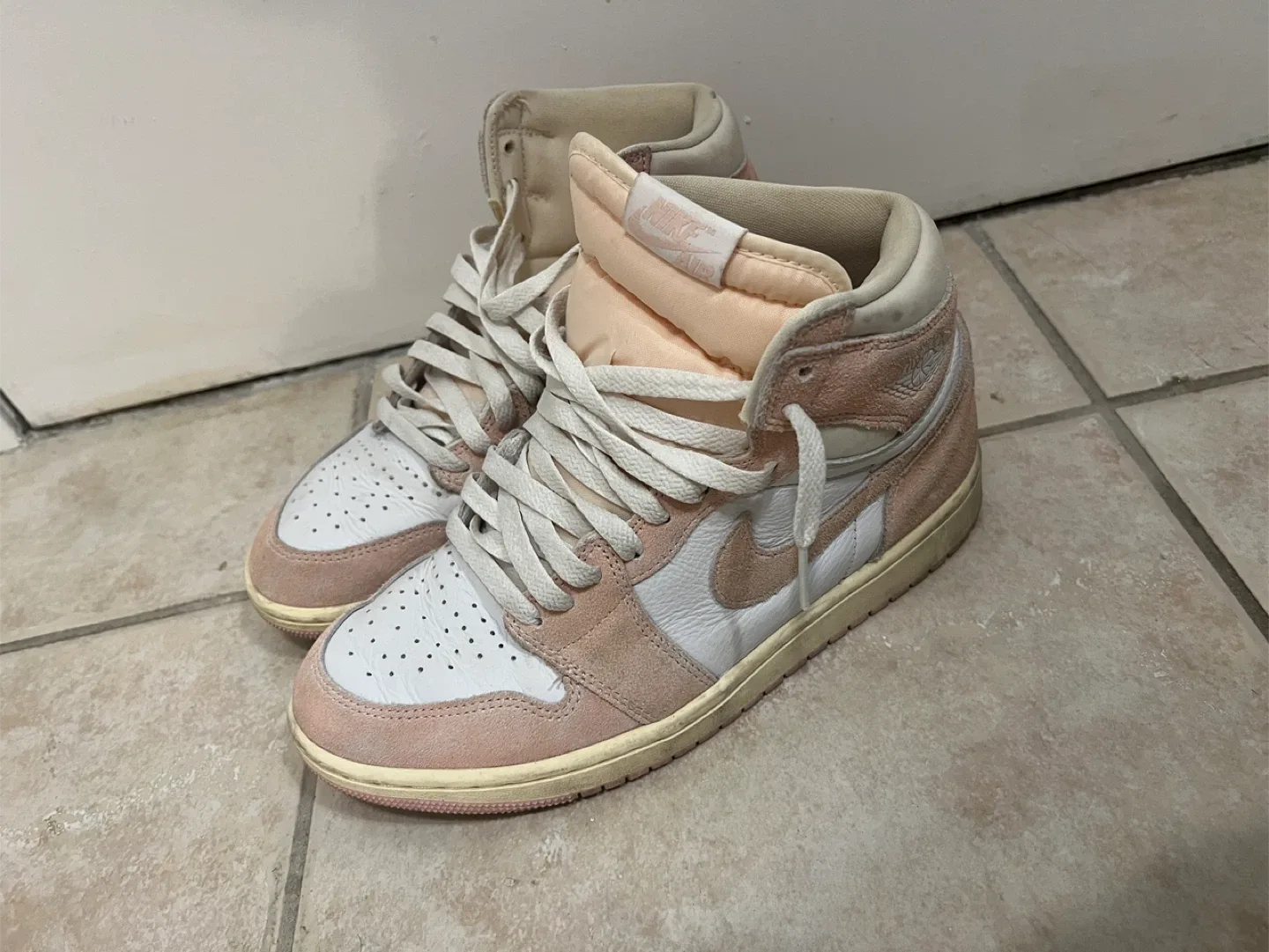 Nike Air Jordan 1 High OG Atmosphere thumbnail