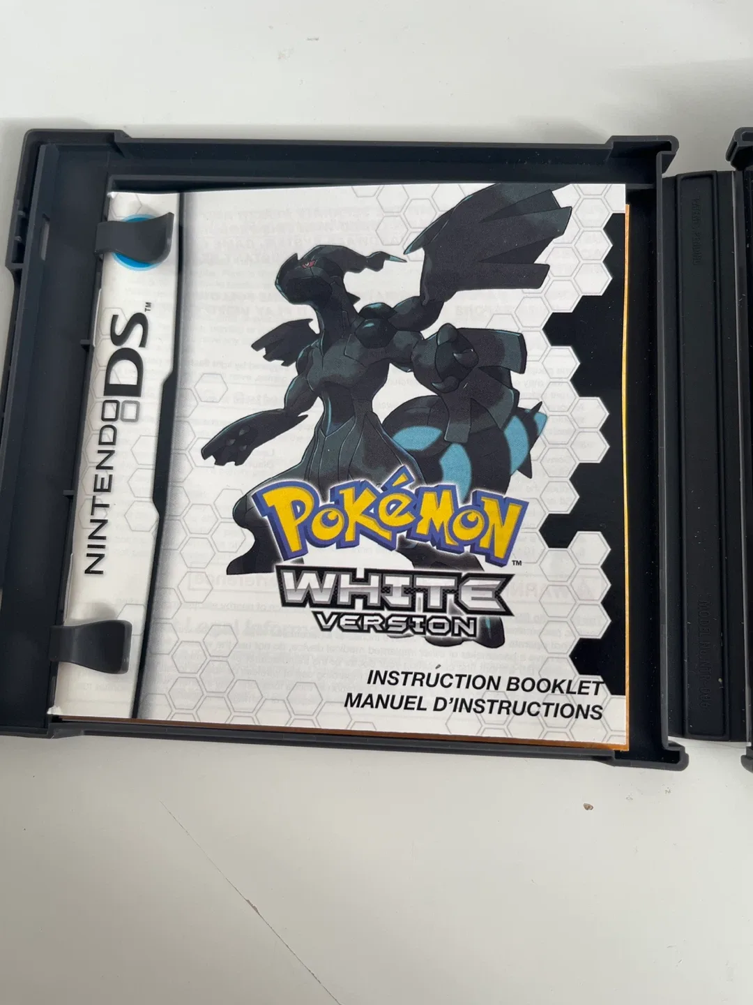 Complete in box Pokemon White Version for 🥕 Nintendo DS image indicator(5)