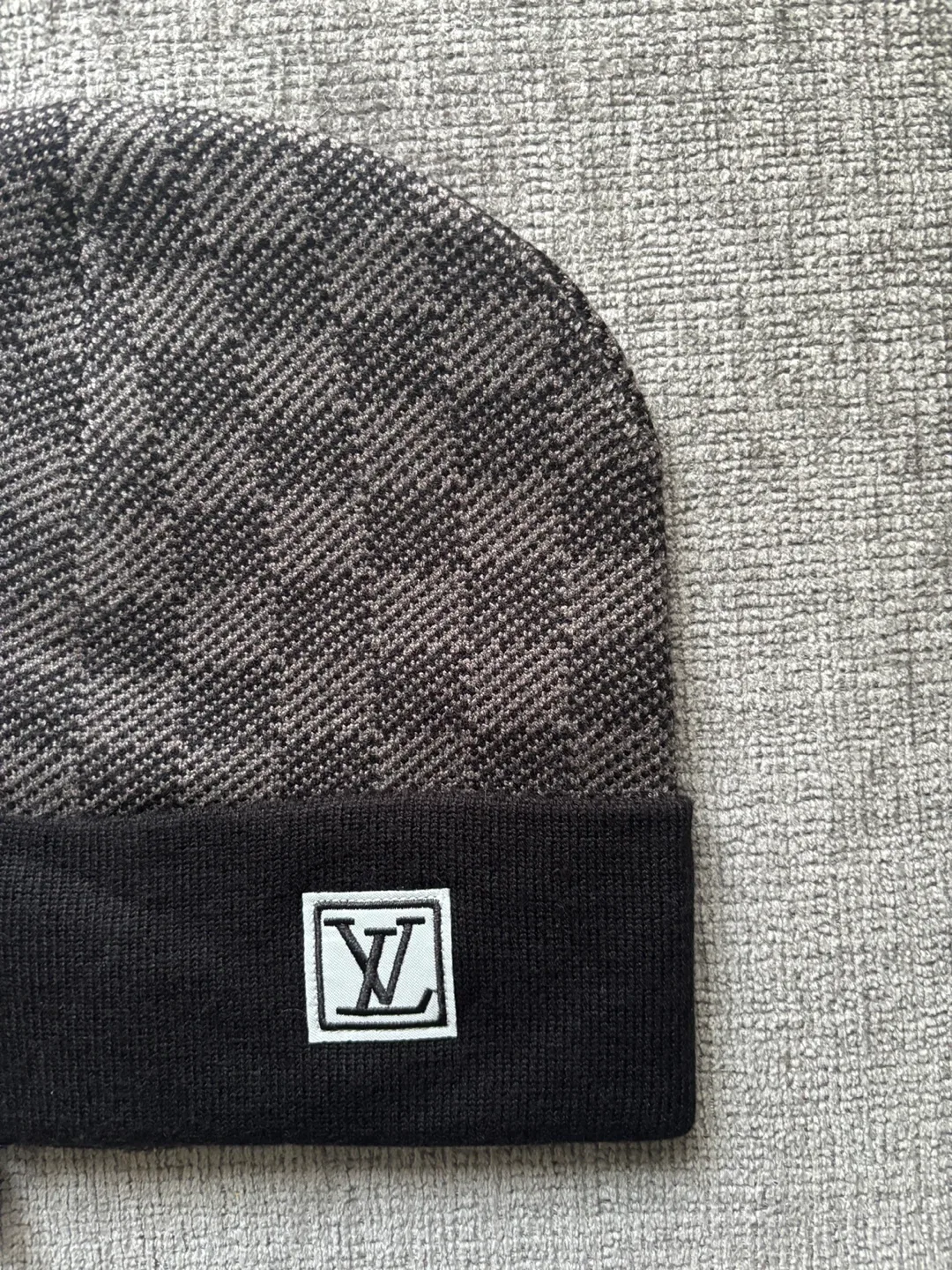 Louis Vuitton Beanie image indicator(2)