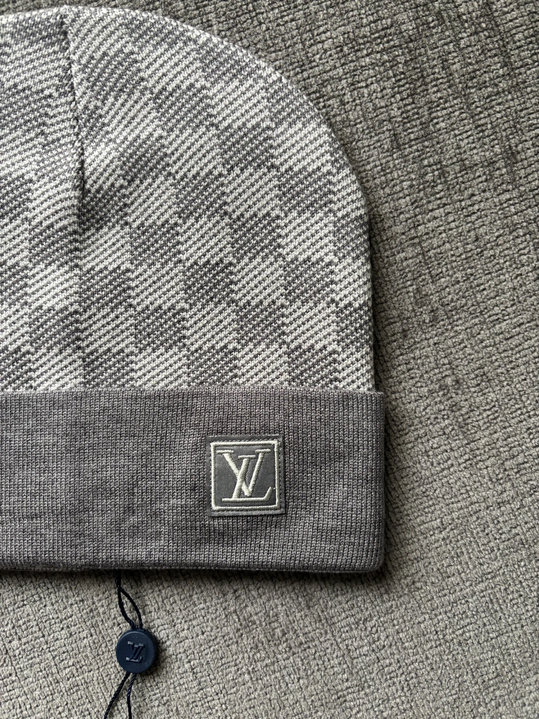 Louis Vuitton Grey Beanie - photo 2