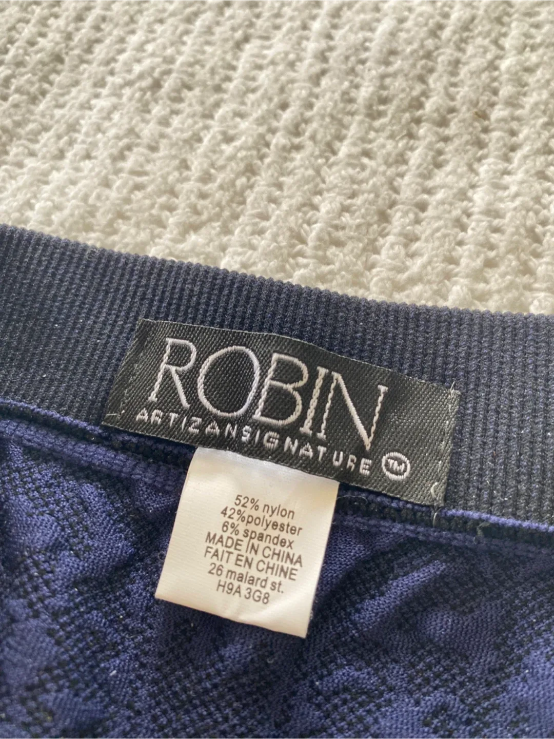 CANADIAN Robin Artizan Signature Leggings - New without tags image indicator(3)