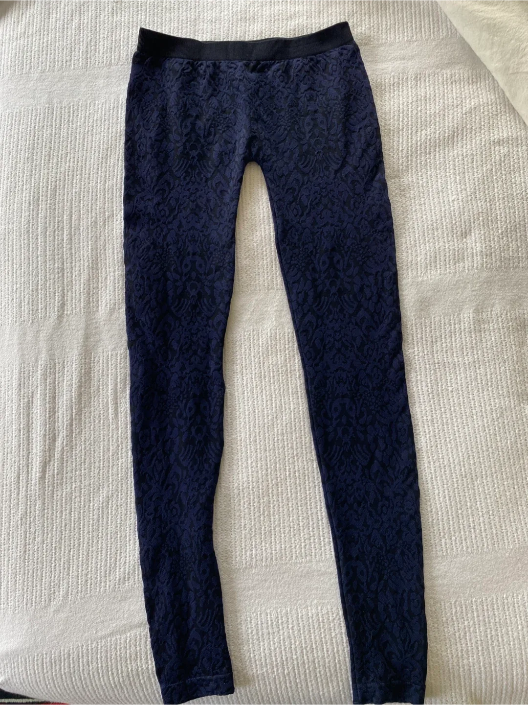 CANADIAN Robin Artizan Signature Leggings - New without tags