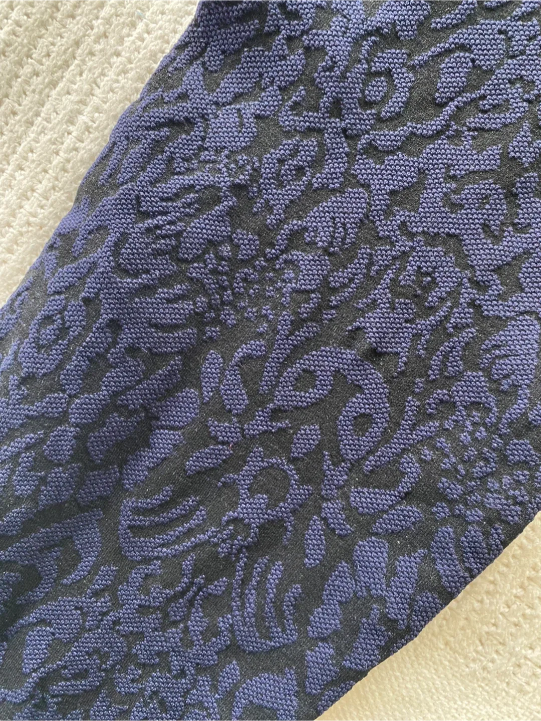 CANADIAN Robin Artizan Signature Leggings - New without tags image indicator(2)