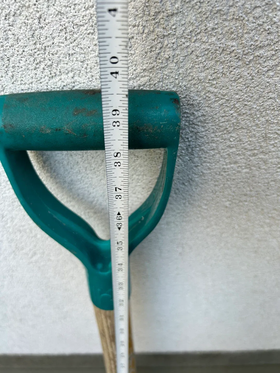 $8 tool strong SQUARE POINT SHOVEL sturdy 40 inch tall garden image indicator(2)