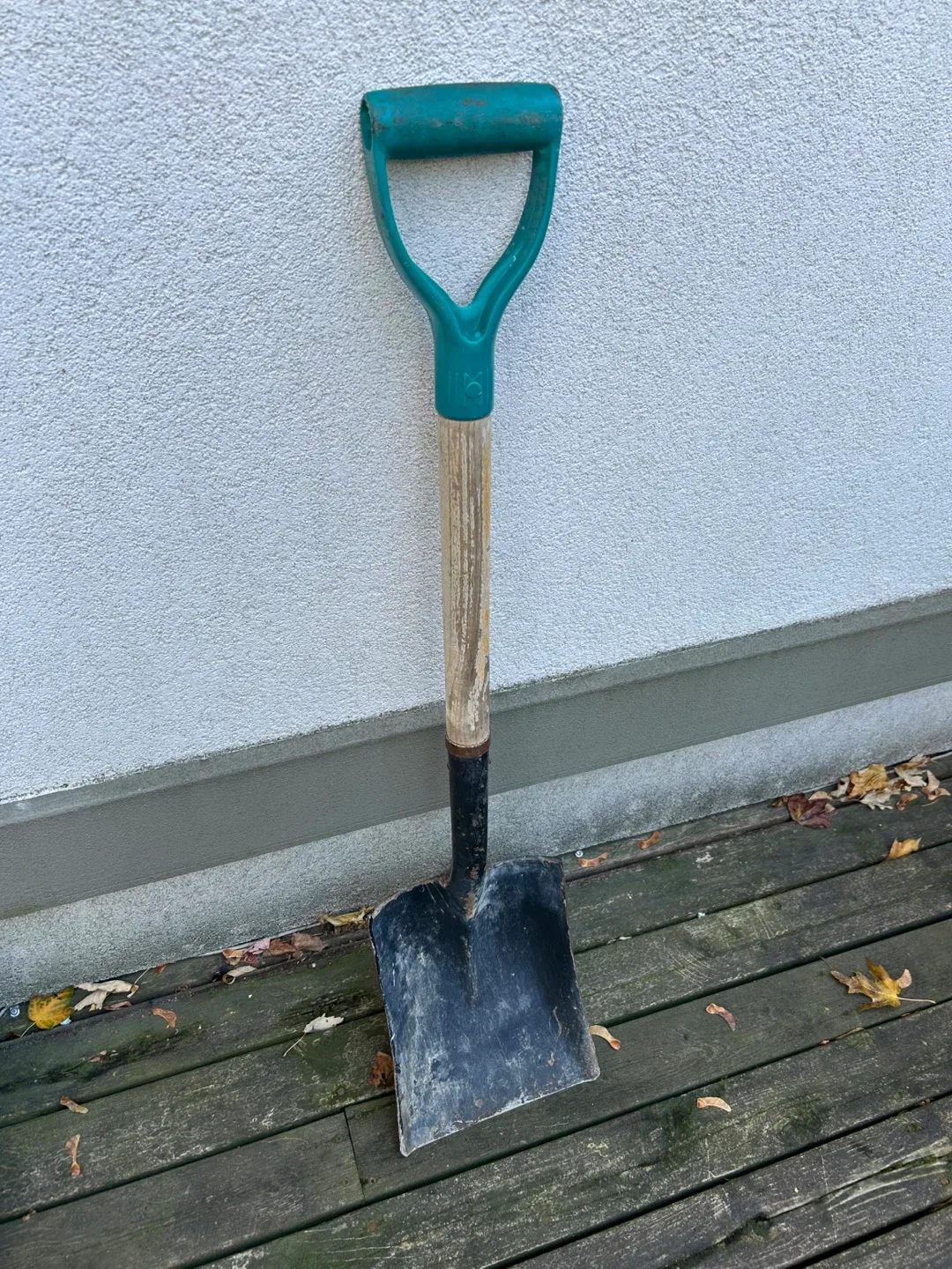 $8 tool strong SQUARE POINT SHOVEL sturdy 40 inch tall garden image indicator(4)
