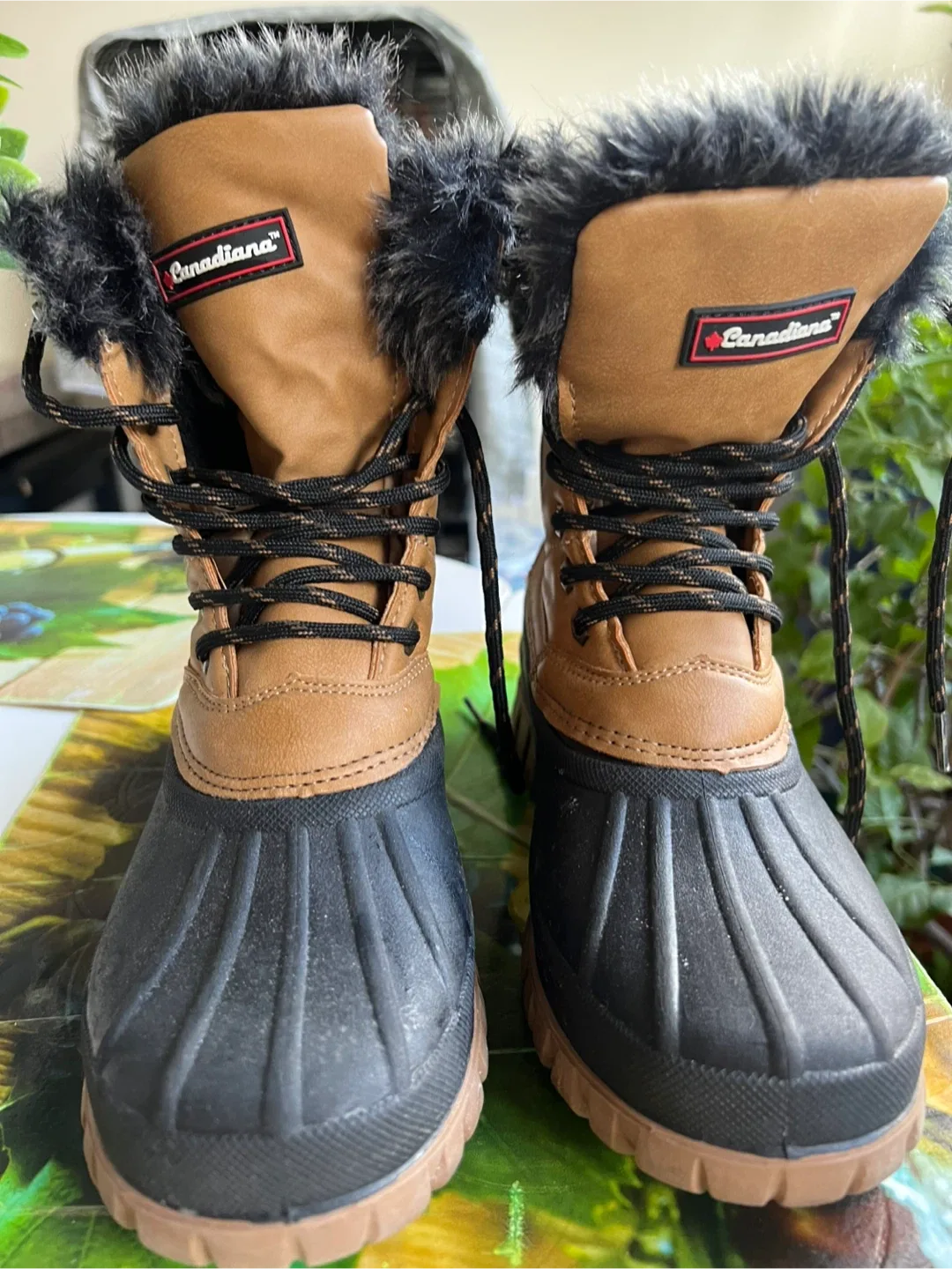 Canadiana Winter Boots - Size 7 image indicator(2)