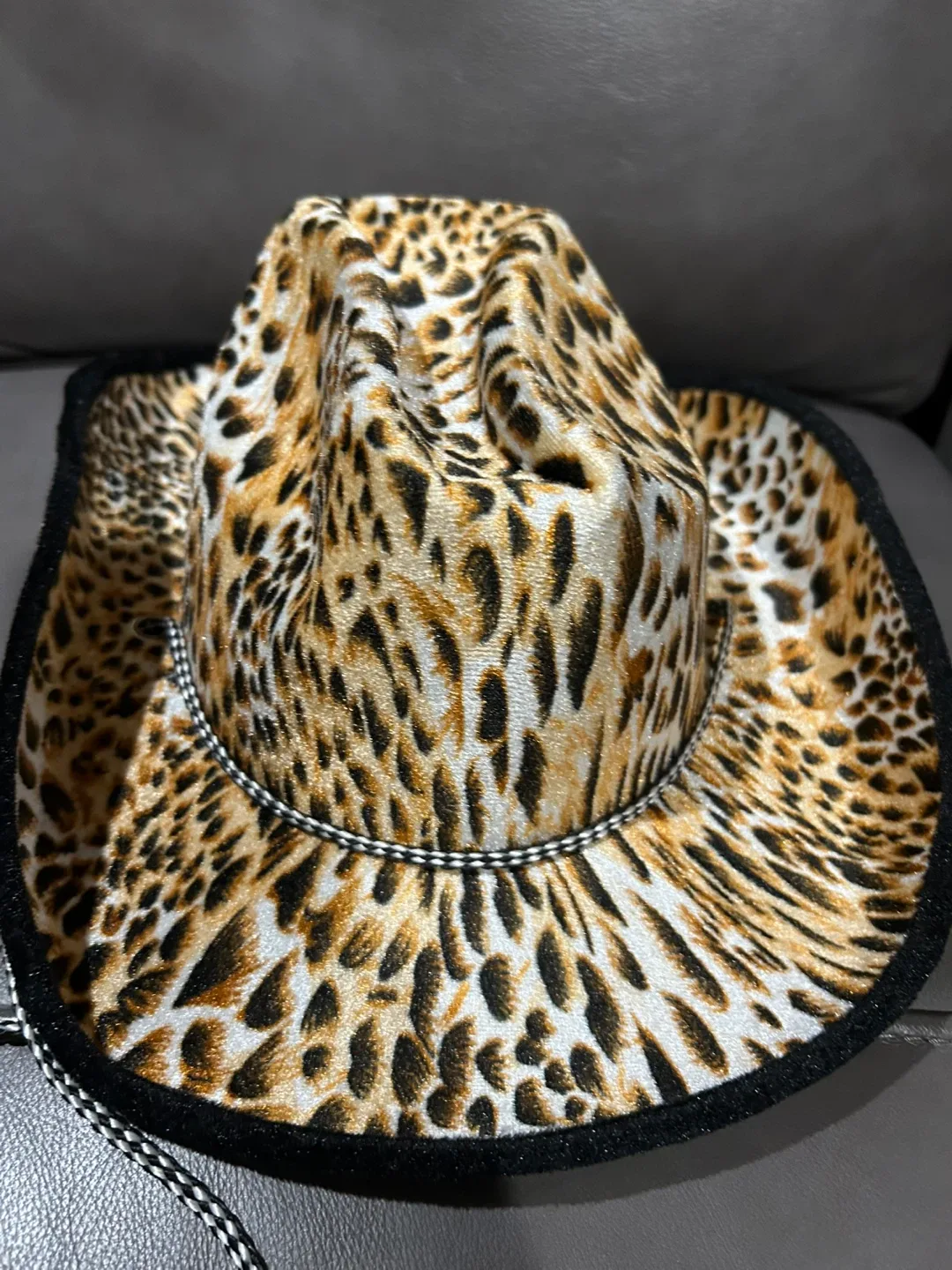 Leopard Print Cowboy Hat thumbnail