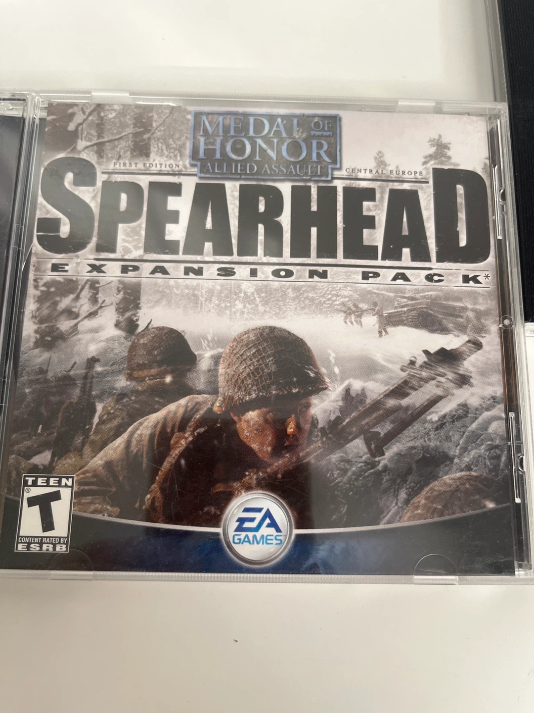 Medal of Honor: Allied Assault + Expansions - photo 2