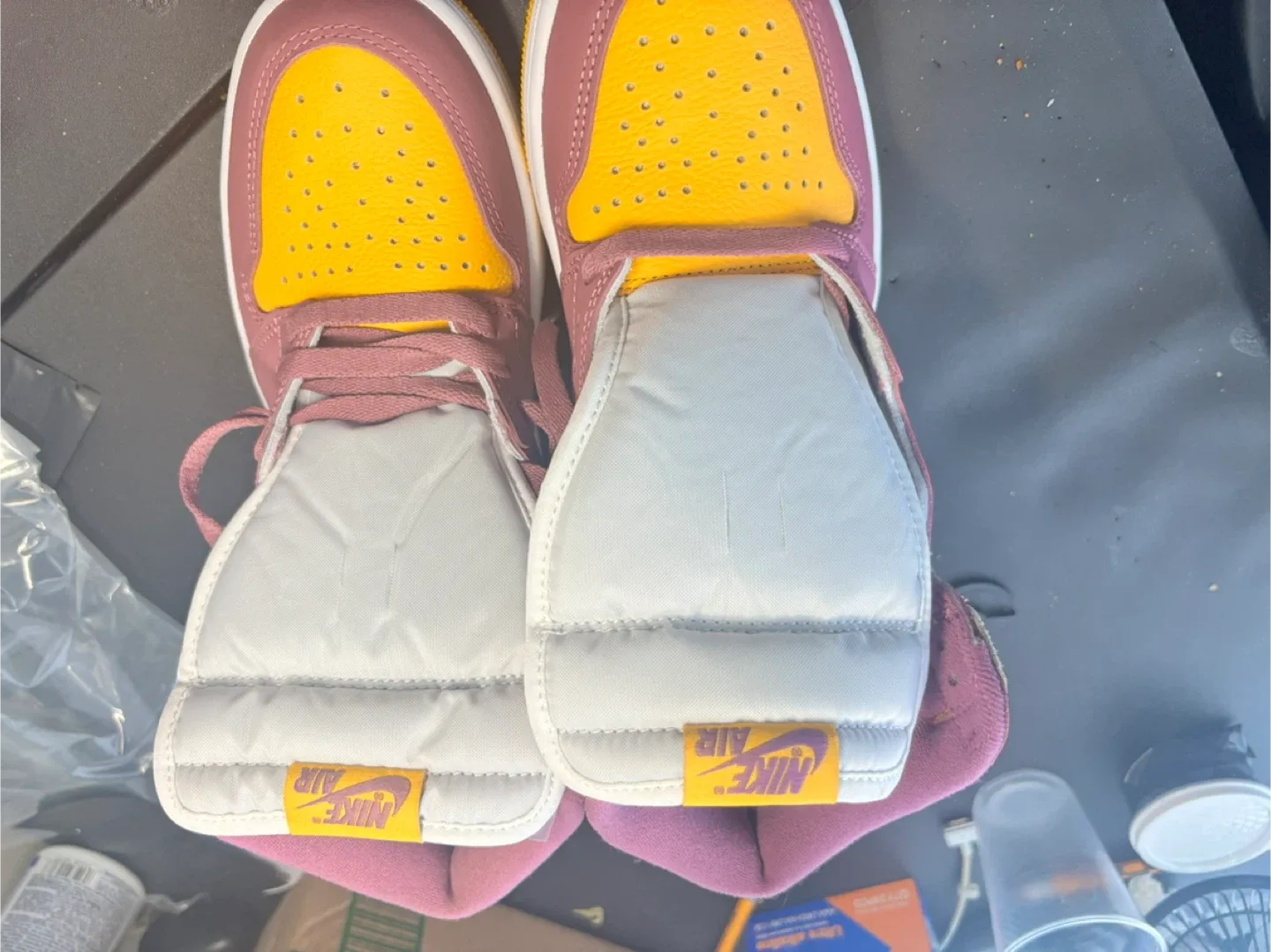 Nike Air Jordan 1 Retro High OG Bordeaux Goldlight - Size 7.5 image indicator(6)