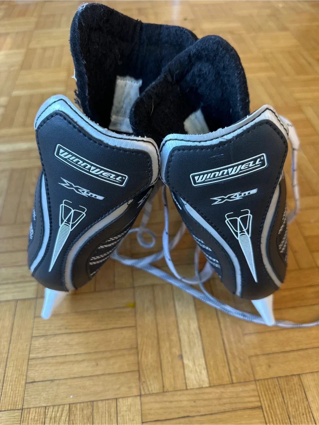 Ice Skates W6 image indicator(3)