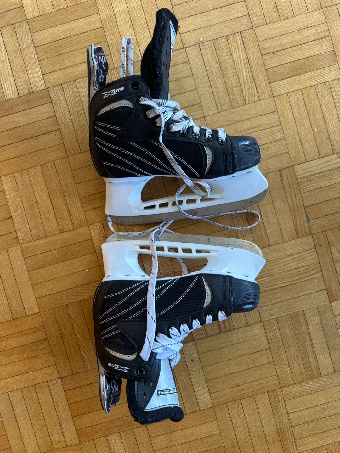 Ice Skates W6 thumbnail