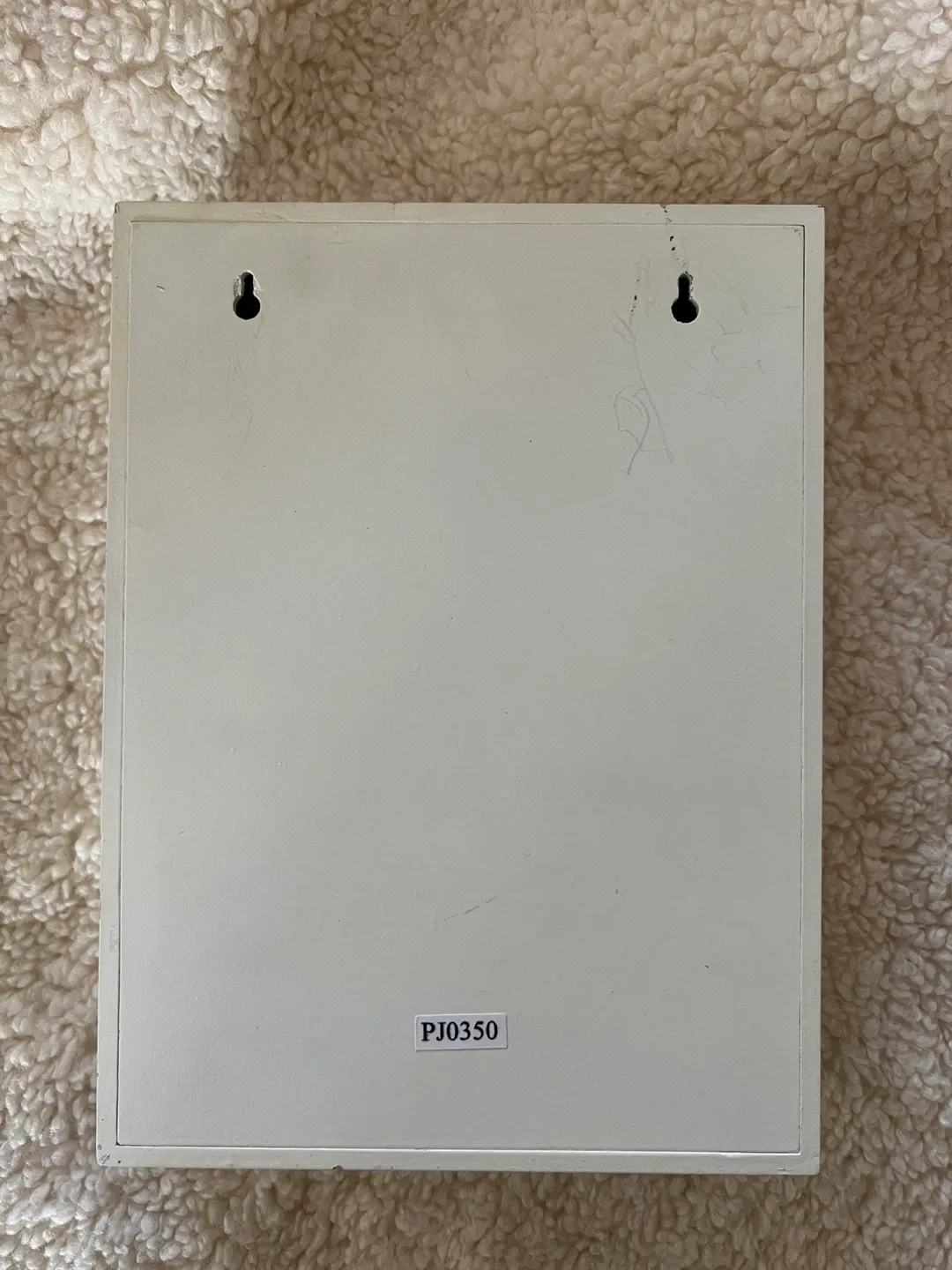 White Wooden Key Box with Tulip Art image indicator(3)