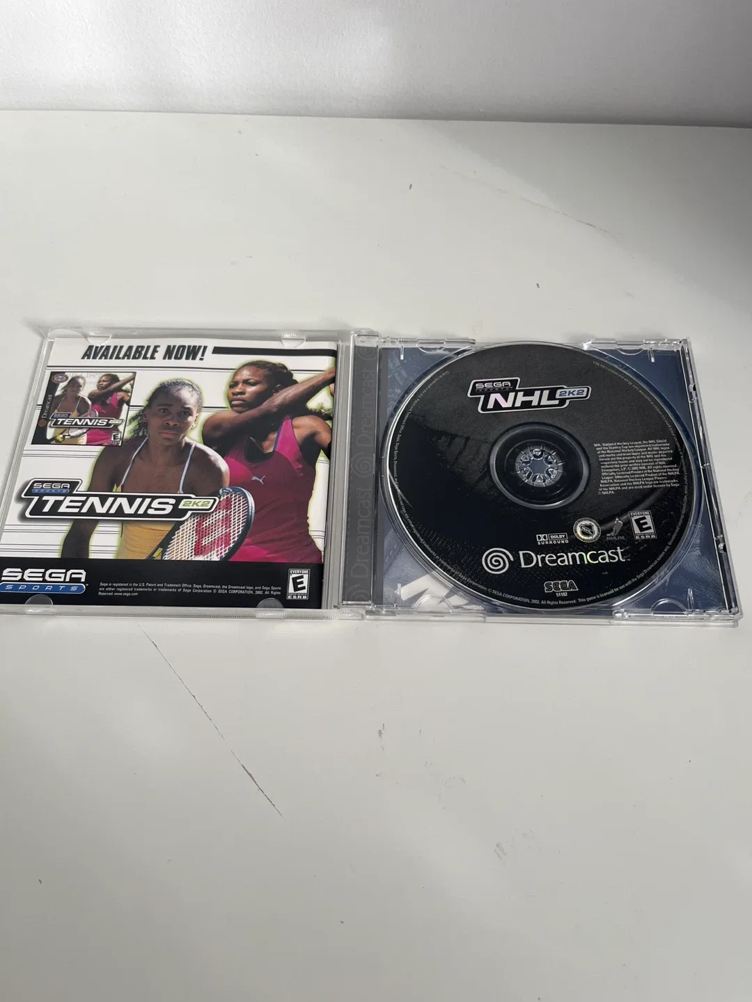 SEGA NHL 2K2 Dreamcast Game complete in box image indicator(3)