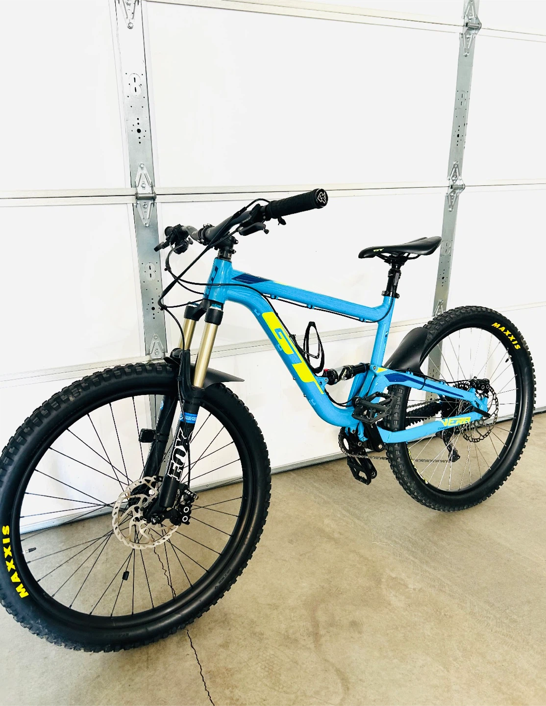 GT Full Suspension Mountain Bike - Blue & Yellow