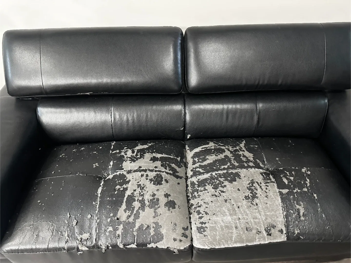 Black Leather Sofa - Some Wear image indicator(2)