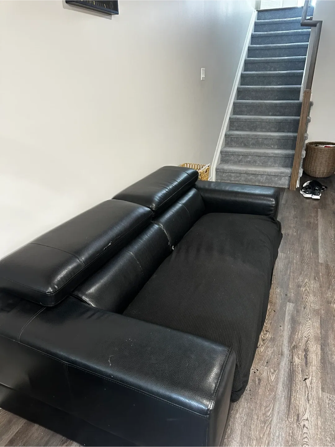 Black Leather Sofa - Some Wear image indicator(4)