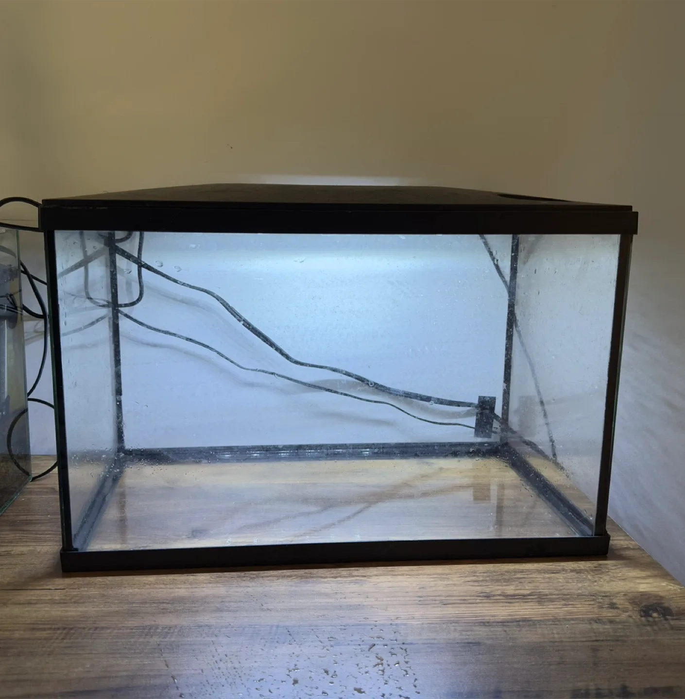 Fish Tank with Lid image indicator(2)