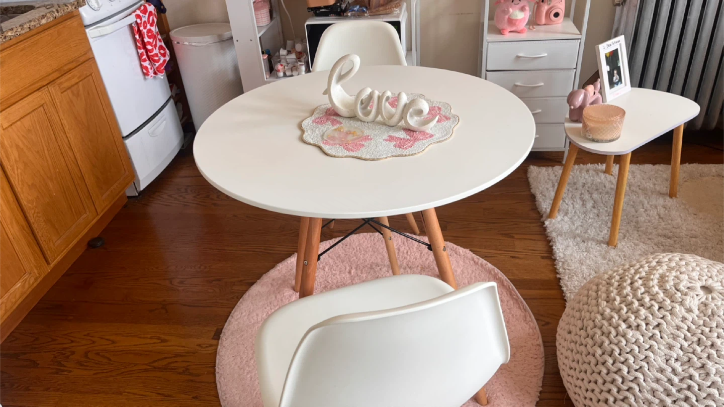 Round White Dining Table with 2 Chairs
