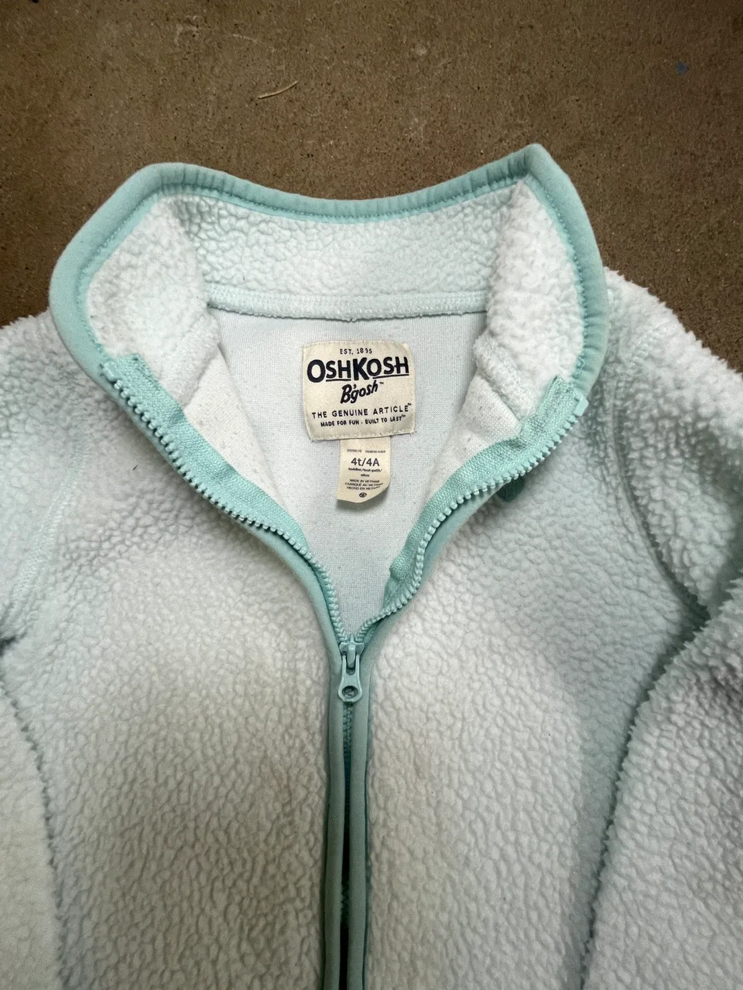 OshKosh B'gosh Fleece Jacket - Size 4T image indicator(3)