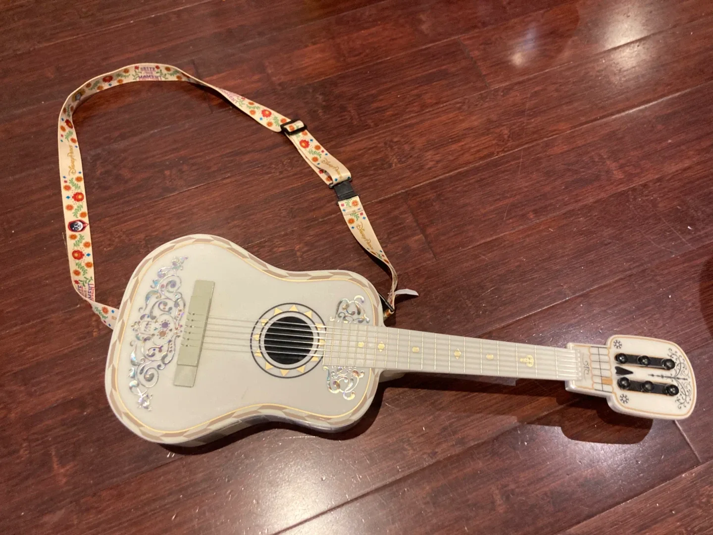 Disney Coco Guitar Popcorn Bucket thumbnail