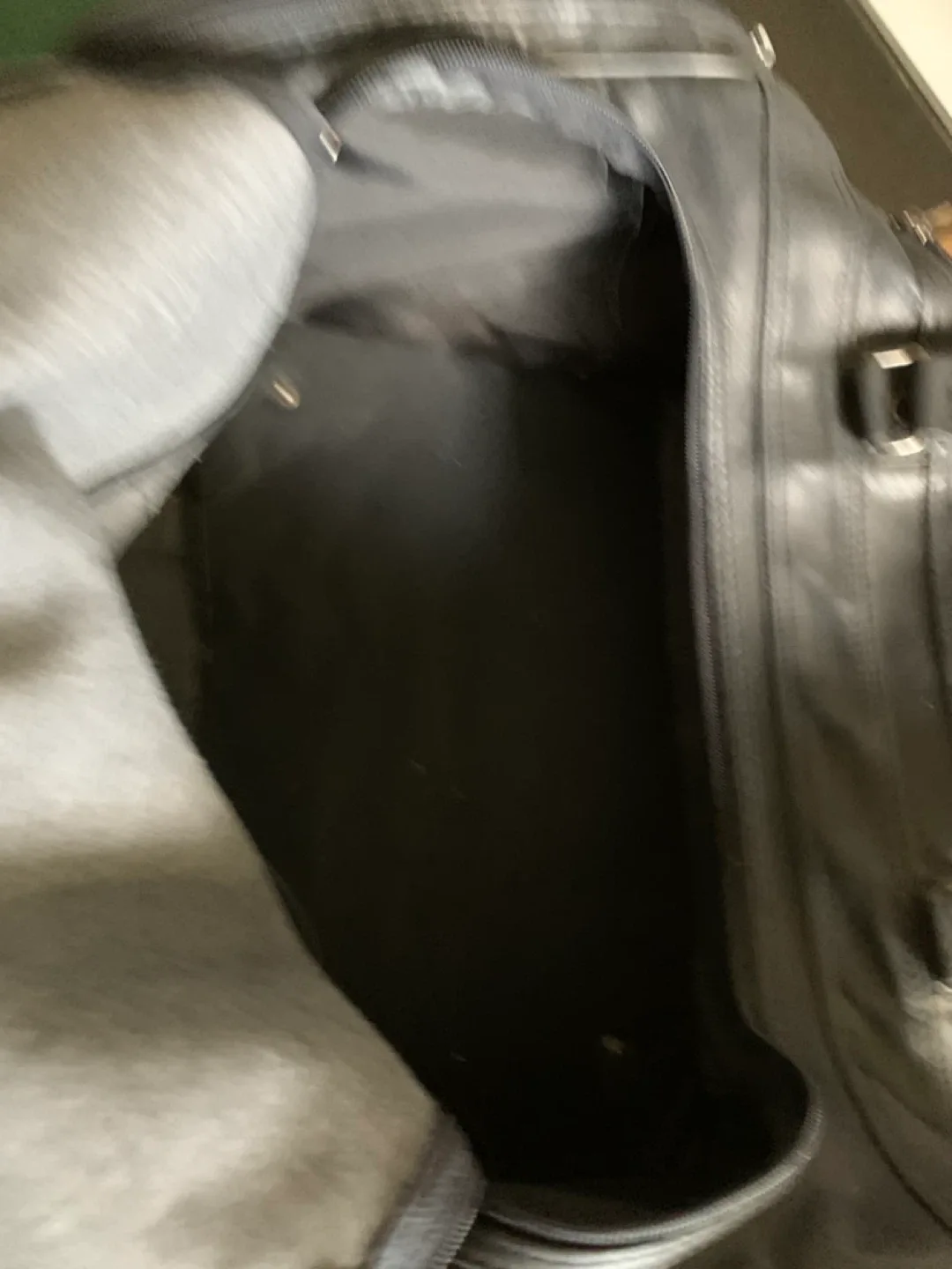 Black Leather Travel Bag image indicator(4)