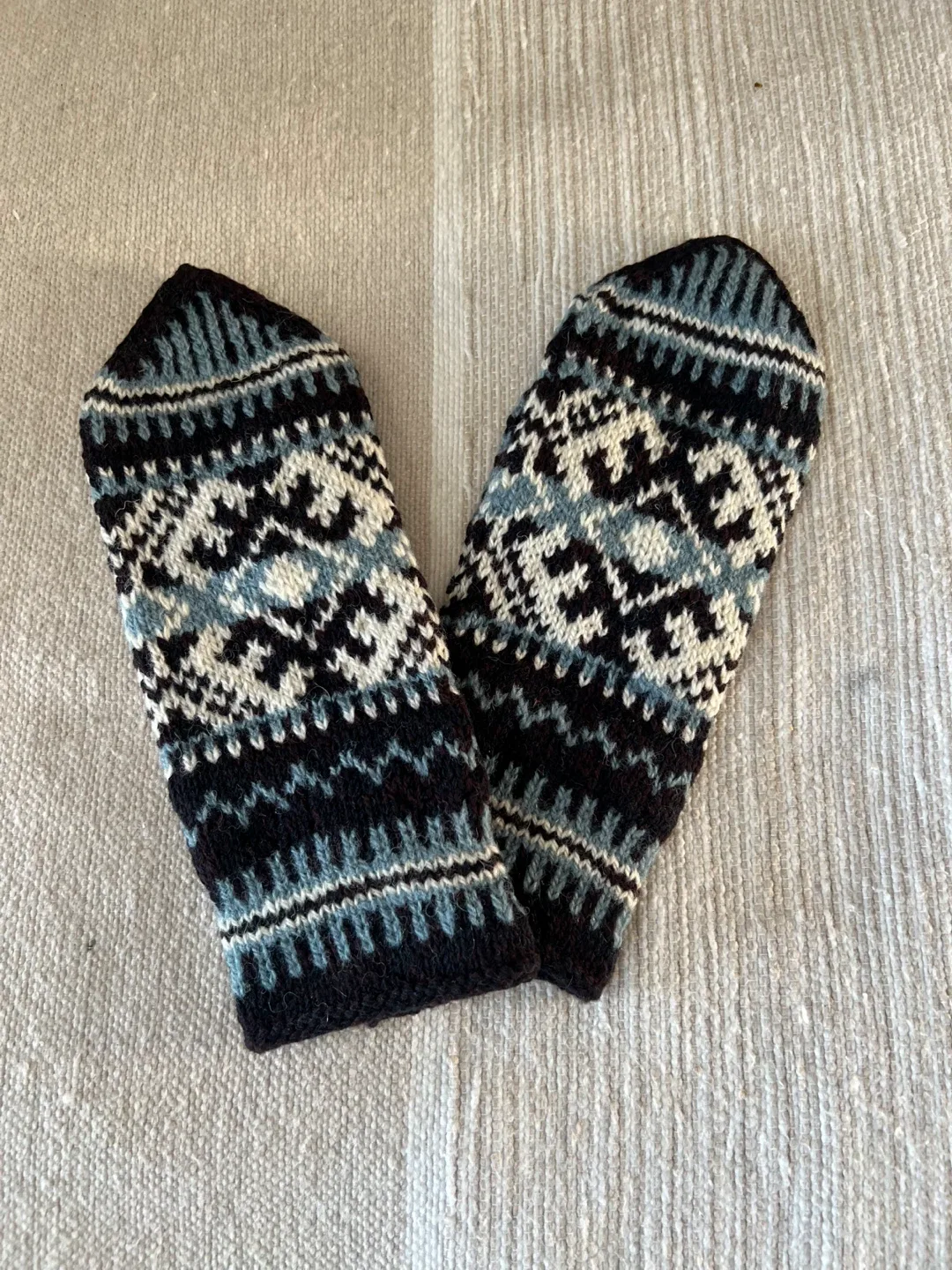 Handmade Wool Mittens - Blue & Black Pattern