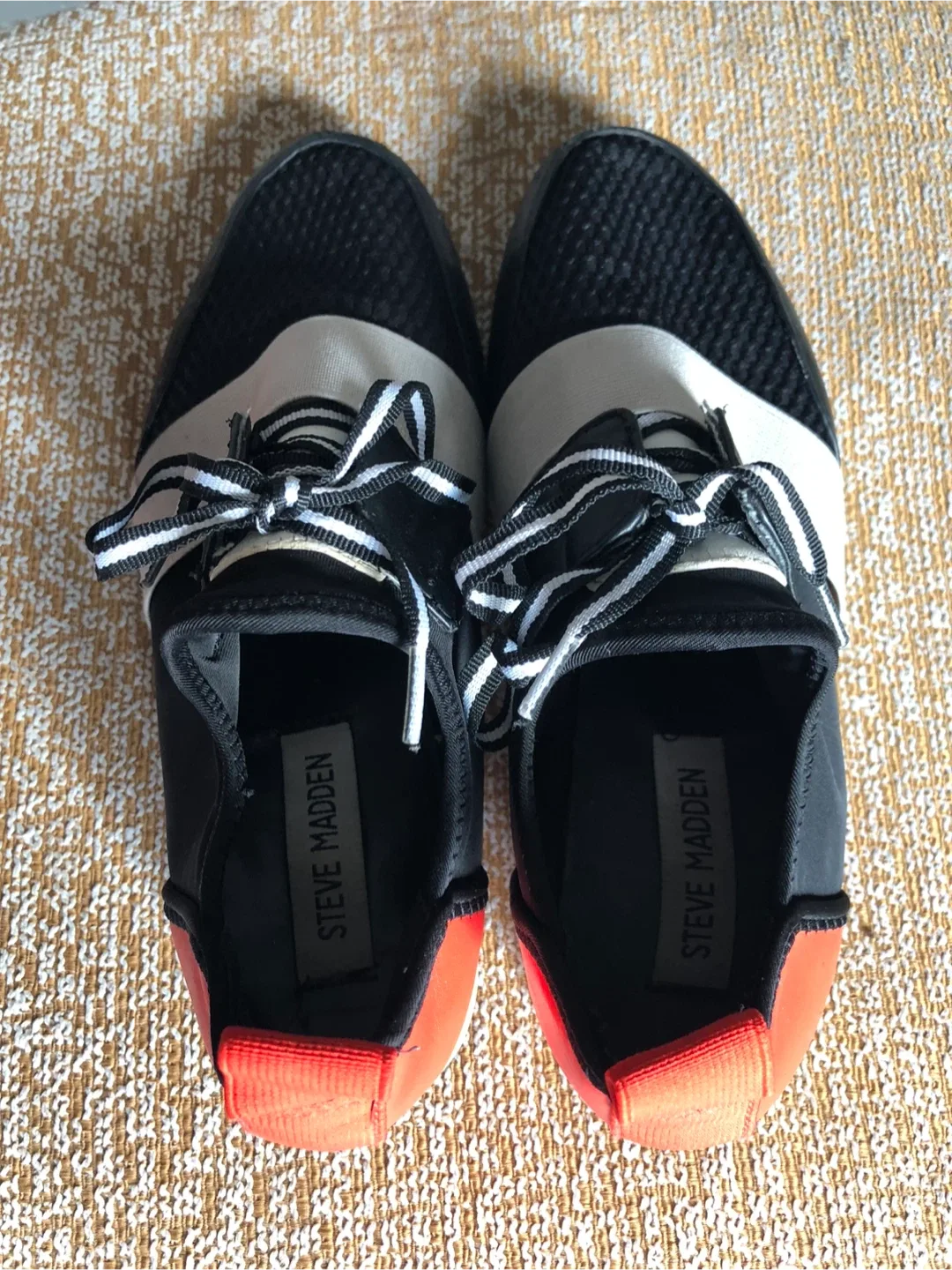 Women’s Steve Madden ANTICS Sneakers - Size 6.5 image indicator(3)