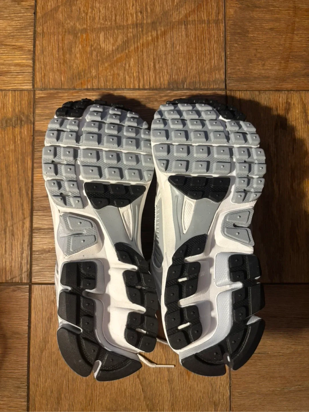 Nike Vomero 5 (GS) Size 6.5Y image indicator(6)