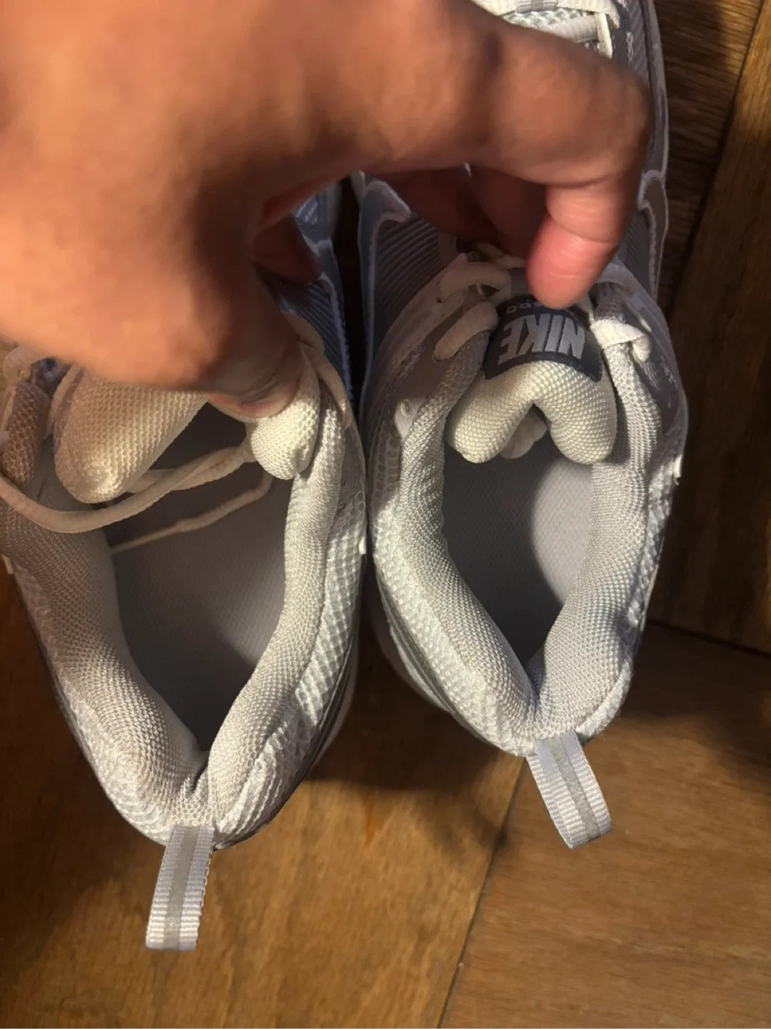 Nike Vomero 5 (GS) Size 6.5Y image indicator(7)