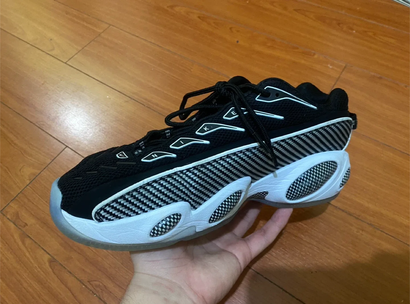 Nike/OVO Noctas. US 9.5 image indicator(2)