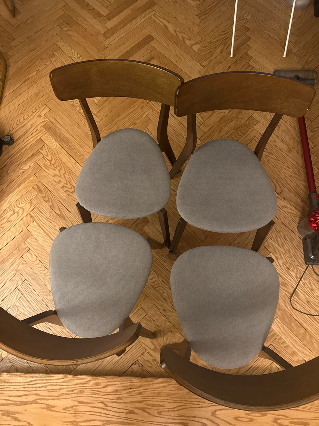 Round Dining Table with 4 Chairs - photo 3