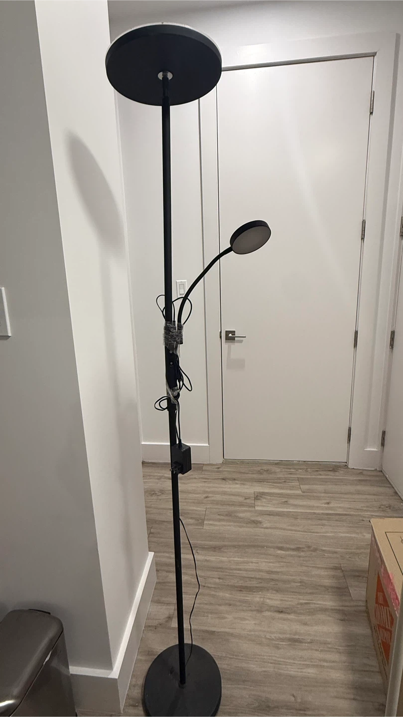 Black Floor Lamp with Adjustable Reading Light - photo 3
