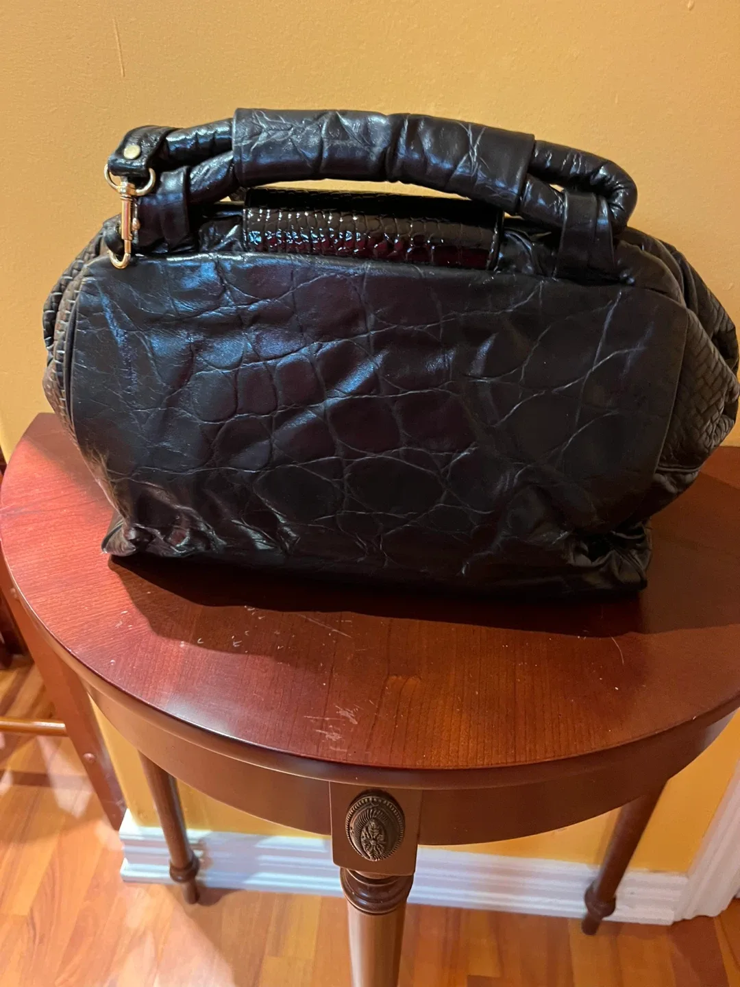 Black Leather Handbag image indicator(2)
