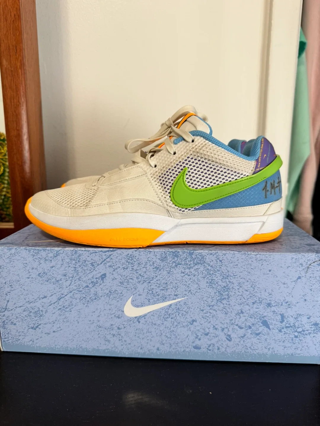 Nike Ja 1 Family Trivia (10us mens) image indicator(3)