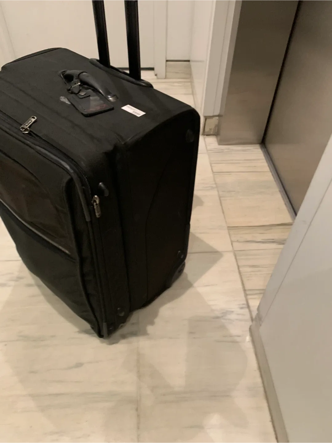 Black Rolling Suitcase image indicator(4)