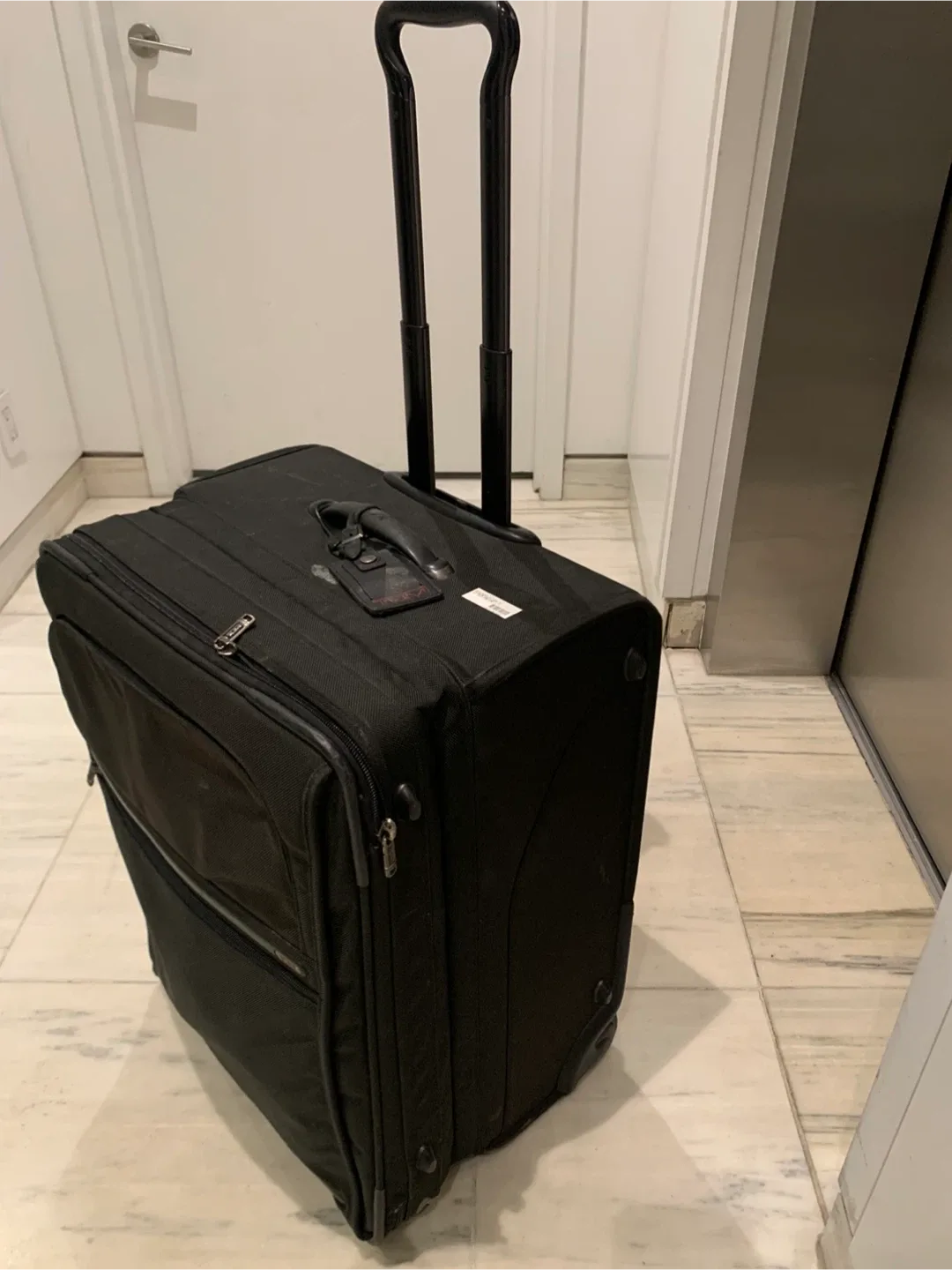 Black Rolling Suitcase image indicator(2)