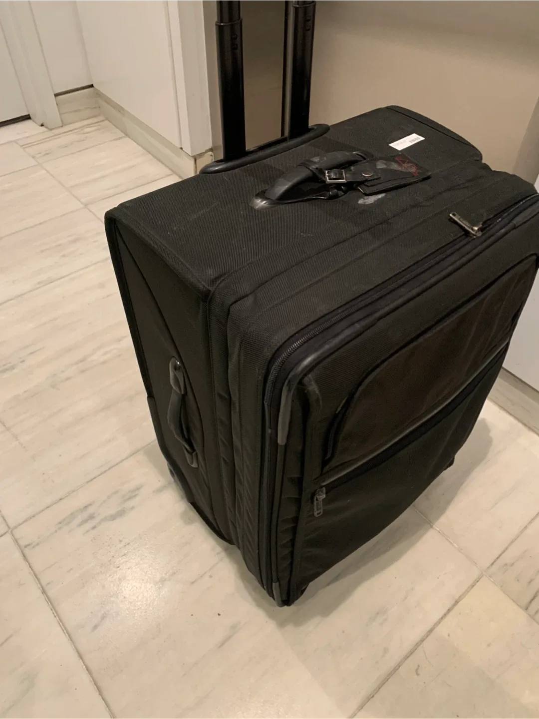 Black Rolling Suitcase image indicator(5)