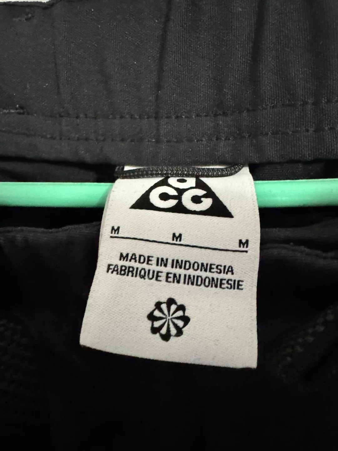 Nike ACG Women's Mid-Rise Hike Pants Black/Summit (Medium) image indicator(4)