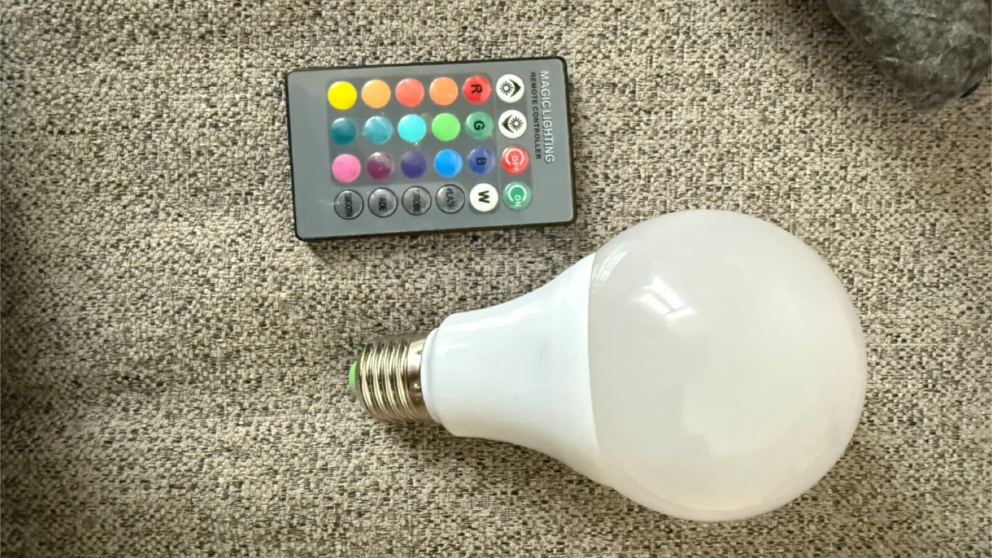 Magic Lighting LED Light Bulb with Remote